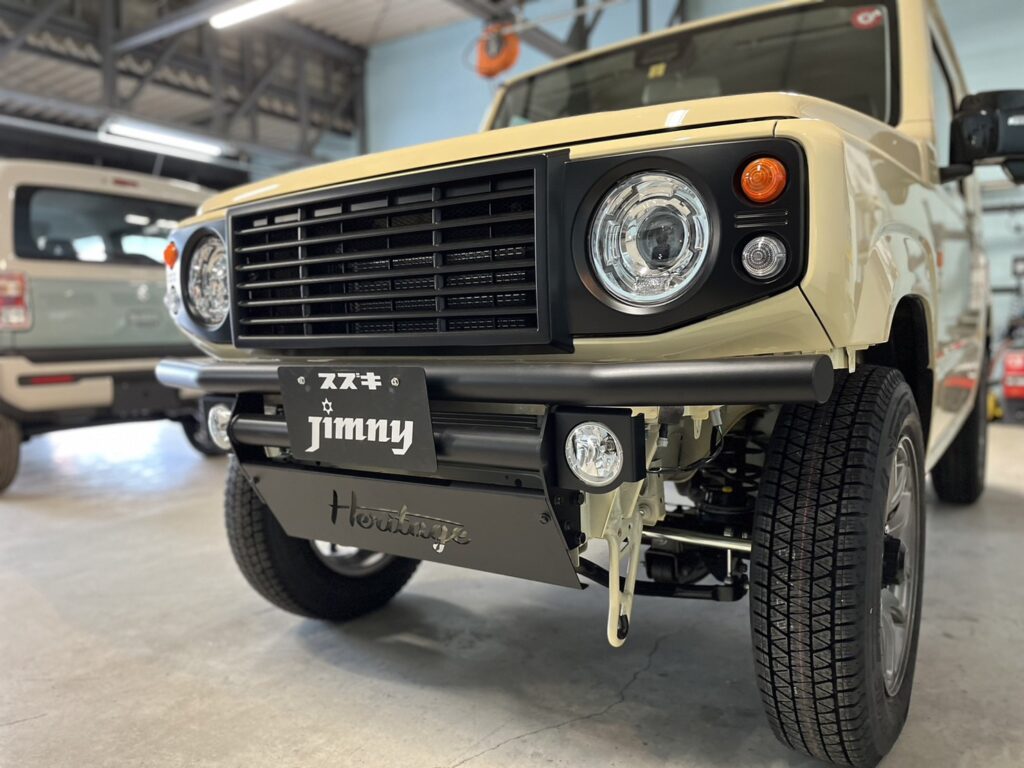 新型ジムニーＪＢ６４Ｗアイボリー改造イロイロ 【ＫＬＣフロントバンパー】交換